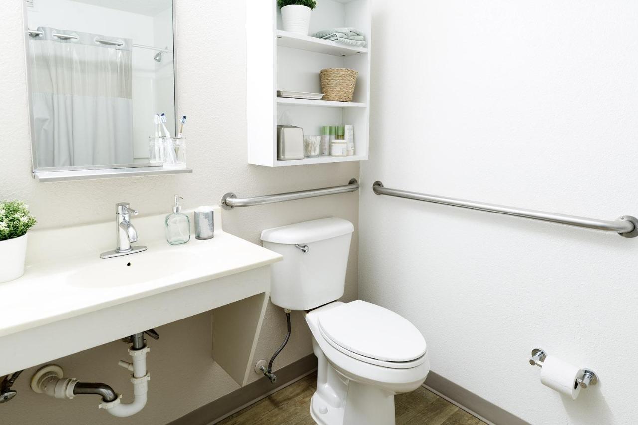Intown Suites Extended Stay West Palm Beach Fl - Military Trail Rd Lake Park Εξωτερικό φωτογραφία